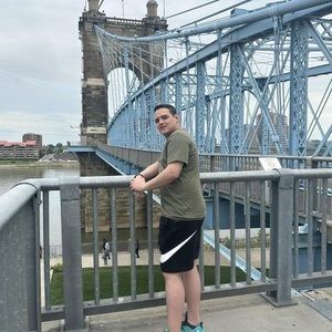 Meet your Posher, Juan simon